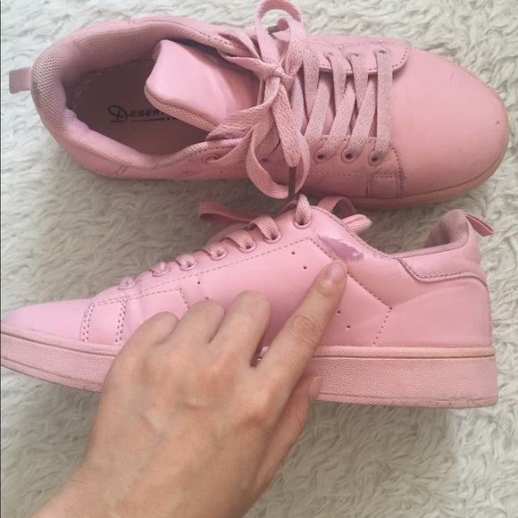 Pink tennis shoes sneakers - Picture 2 of 8